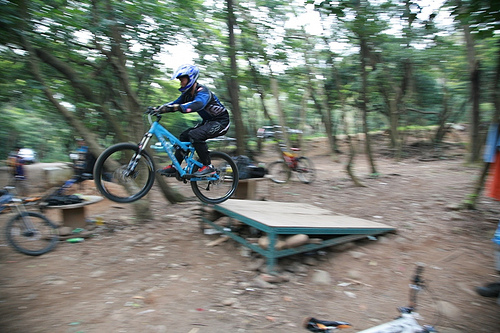 rider in the dirt park - courtesy of www.bike-mania.net